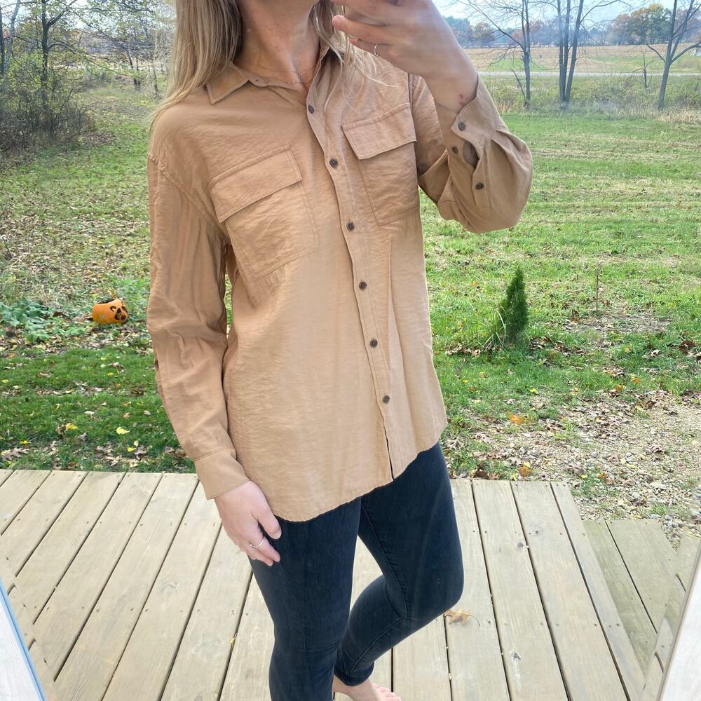 Banana Republic brown button up lightweight shirt